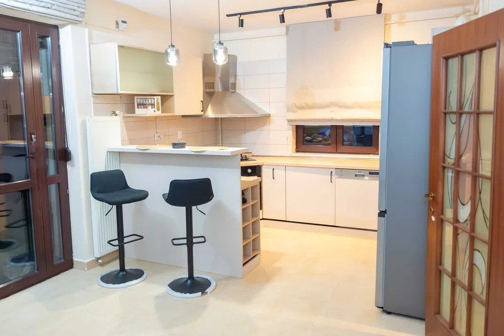 Vila moderna la cheie, gradina, piscina, prima inchiriere, vedere lac, Pipera