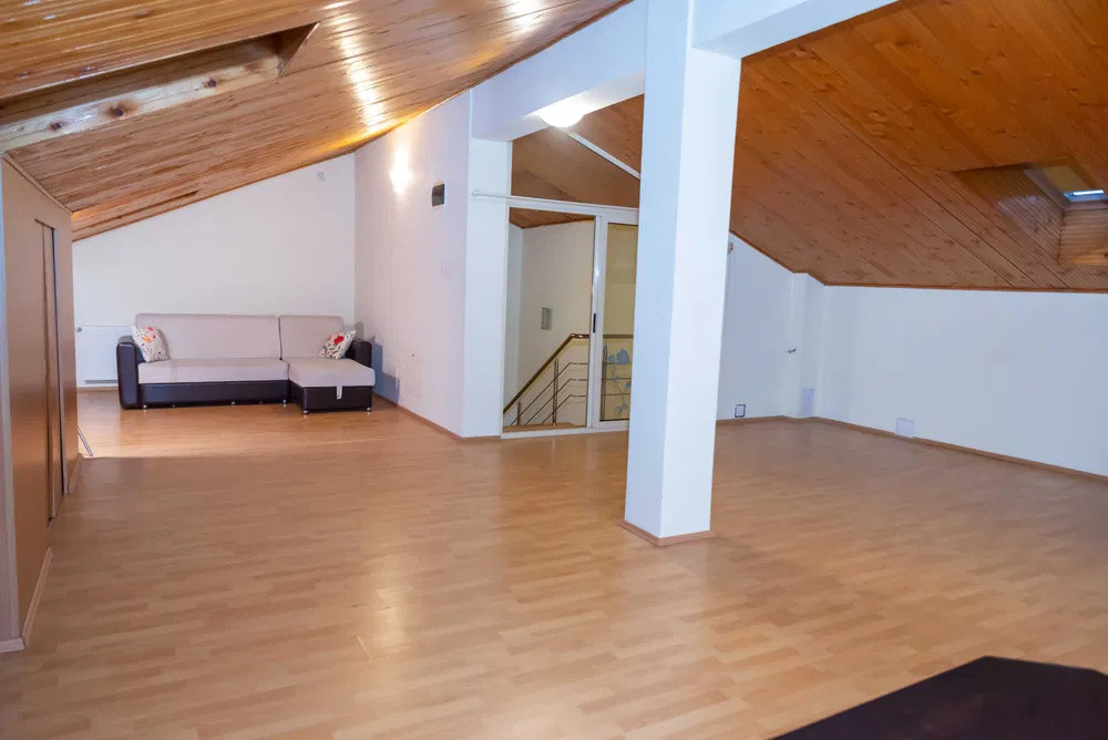 Vila moderna la cheie, gradina, piscina, prima inchiriere, vedere lac, Pipera